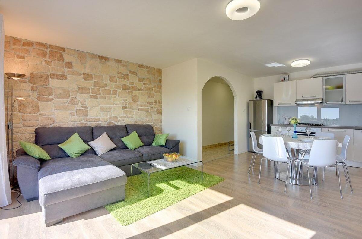 Apartment Zajec Premantura Exterior foto